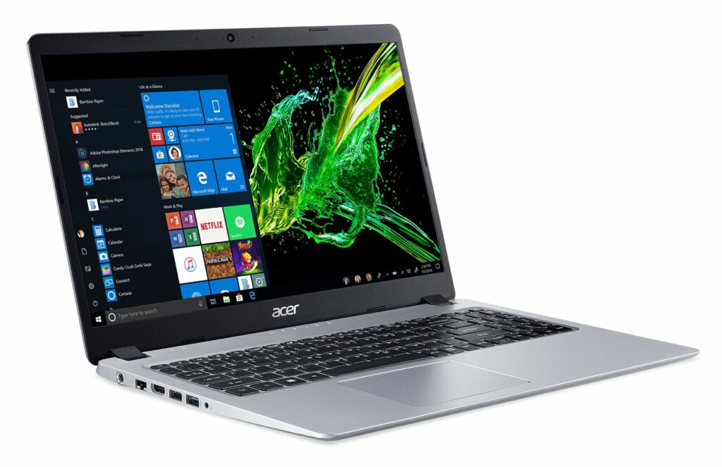 Geöffneter silberner Acer-Laptop mit Windows-Startmenü und grünem Hintergrundbild – Symbolbild für Acer Laptop Datenrettung.